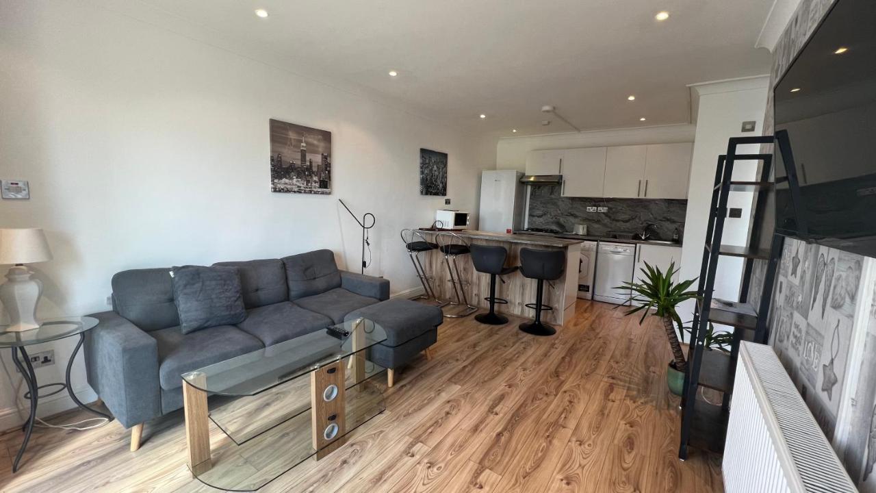 Comfy 2 Bedroom Apartments - Finchley Road, Londra Exterior foto