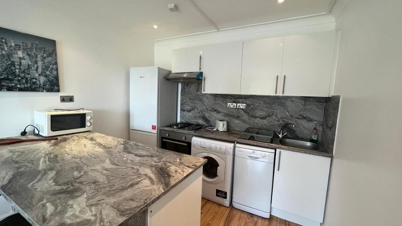 Comfy 2 Bedroom Apartments - Finchley Road, Londra Exterior foto