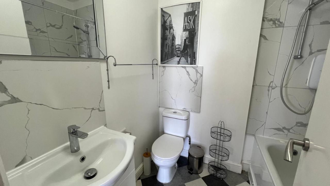 Comfy 2 Bedroom Apartments - Finchley Road, Londra Exterior foto