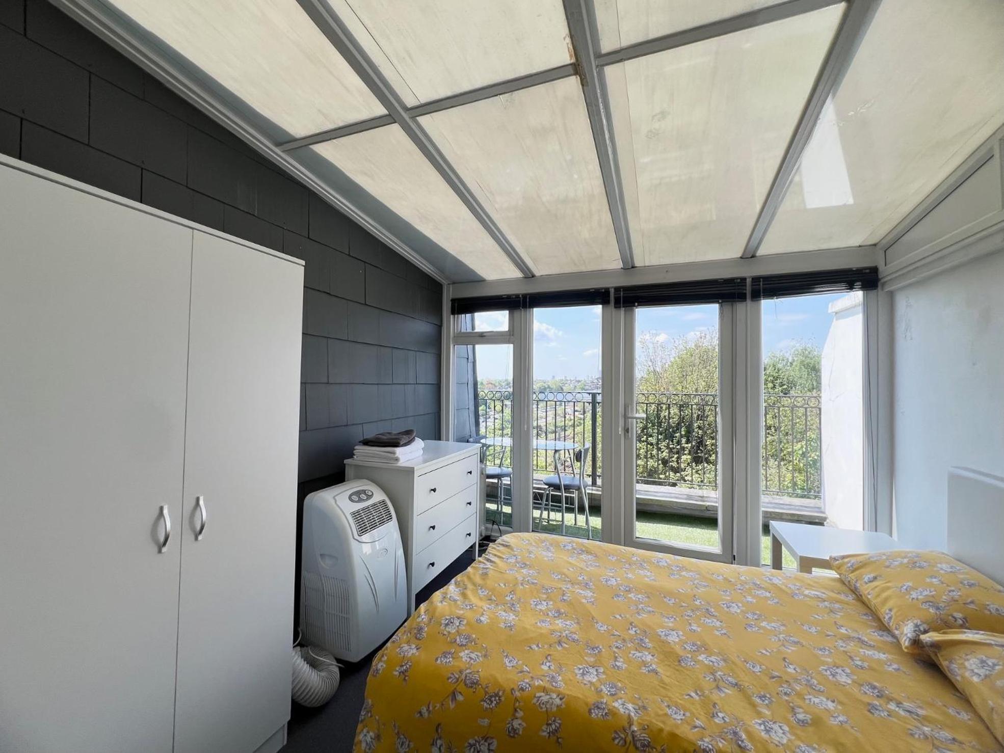 Comfy 2 Bedroom Apartments - Finchley Road, Londra Exterior foto